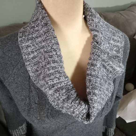 Gray Knit Cowl Turtleneck Sweater with Patterned Torso - Picture 2 of 5